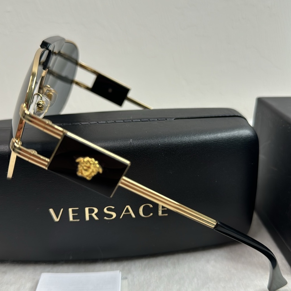 VERSACE BLACK GOLD MEDUSA UNISEX AVIATOR SUNGLASSES WITH CASE BOX AND BOOKLET - Picture 6 of 16